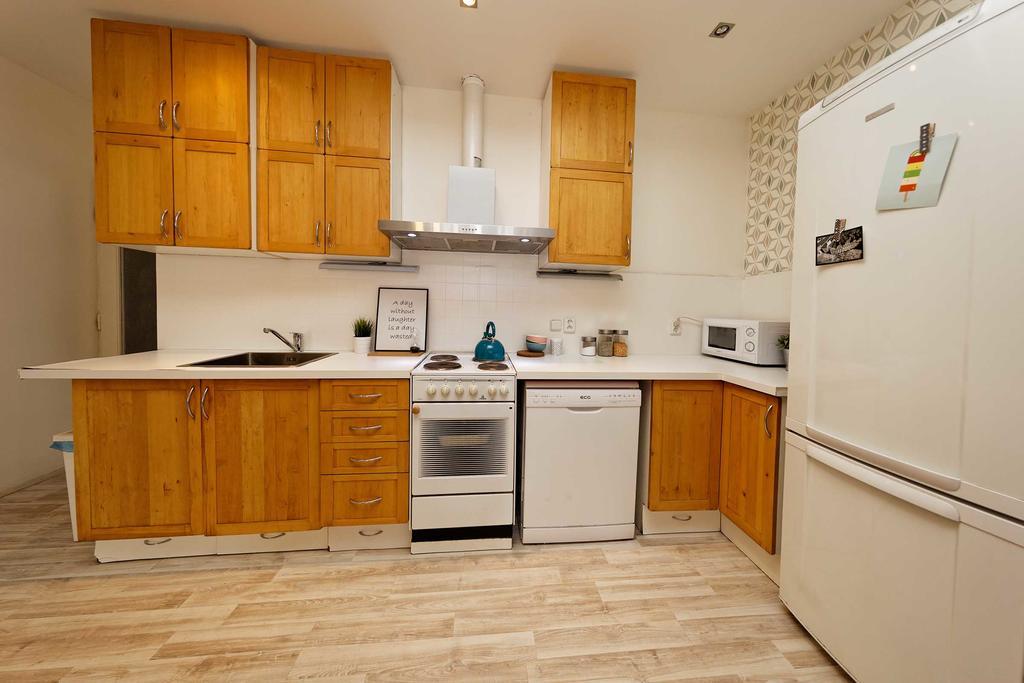 Apartments Ve Smeckach 27 Прага Экстерьер фото