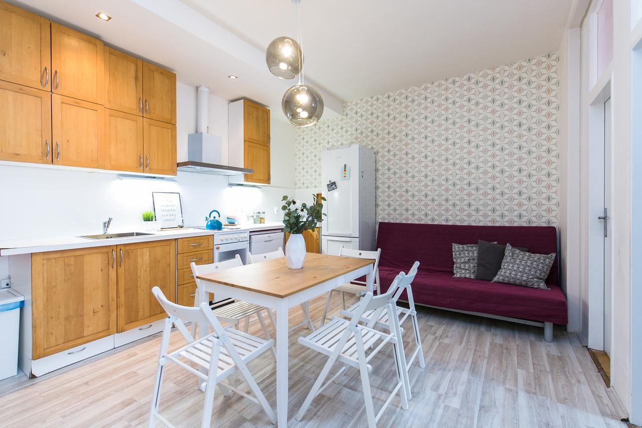 Apartments Ve Smeckach 27 Прага Экстерьер фото